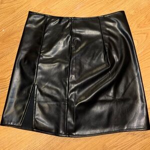 SHEIN Black Faux Leather Mini Skirt